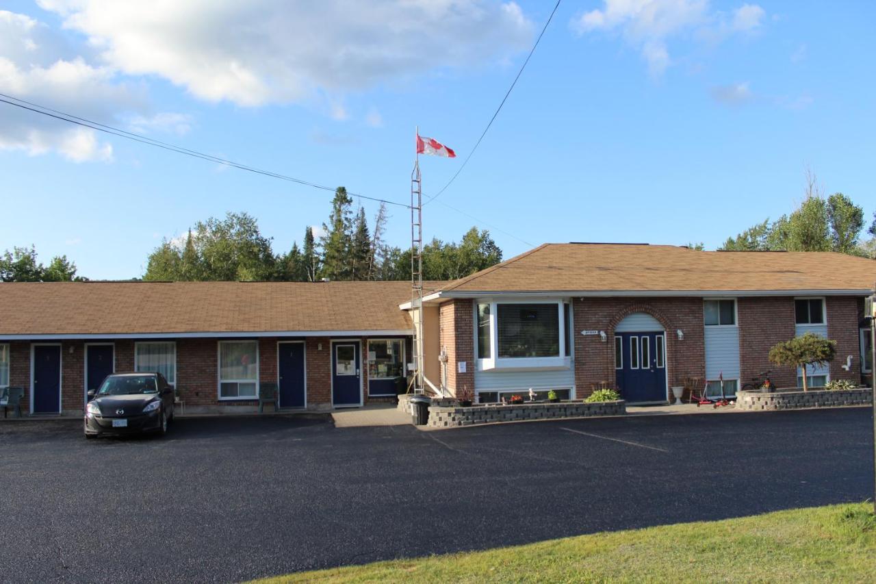 Two Rivers Motel Mattawa Luaran gambar