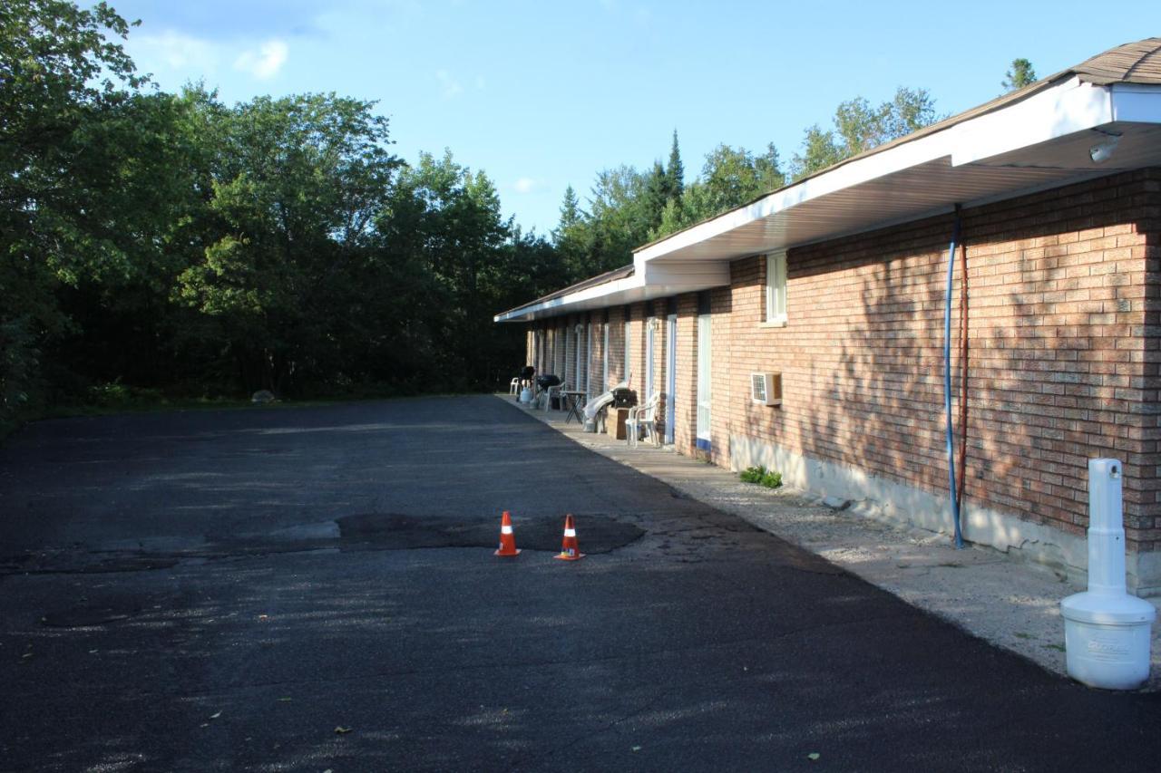 Two Rivers Motel Mattawa Luaran gambar